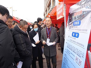 “百米小巷”人潮涌動(dòng)！瑞方人力助力2025年武侯區(qū)春風(fēng)行動(dòng)專(zhuān)場(chǎng)招聘會(huì)“開(kāi)門(mén)紅” 第4張