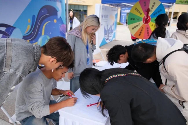 300家名企齊聚！瑞方人力助力吉利學(xué)院供需精準(zhǔn)匹配 第4張